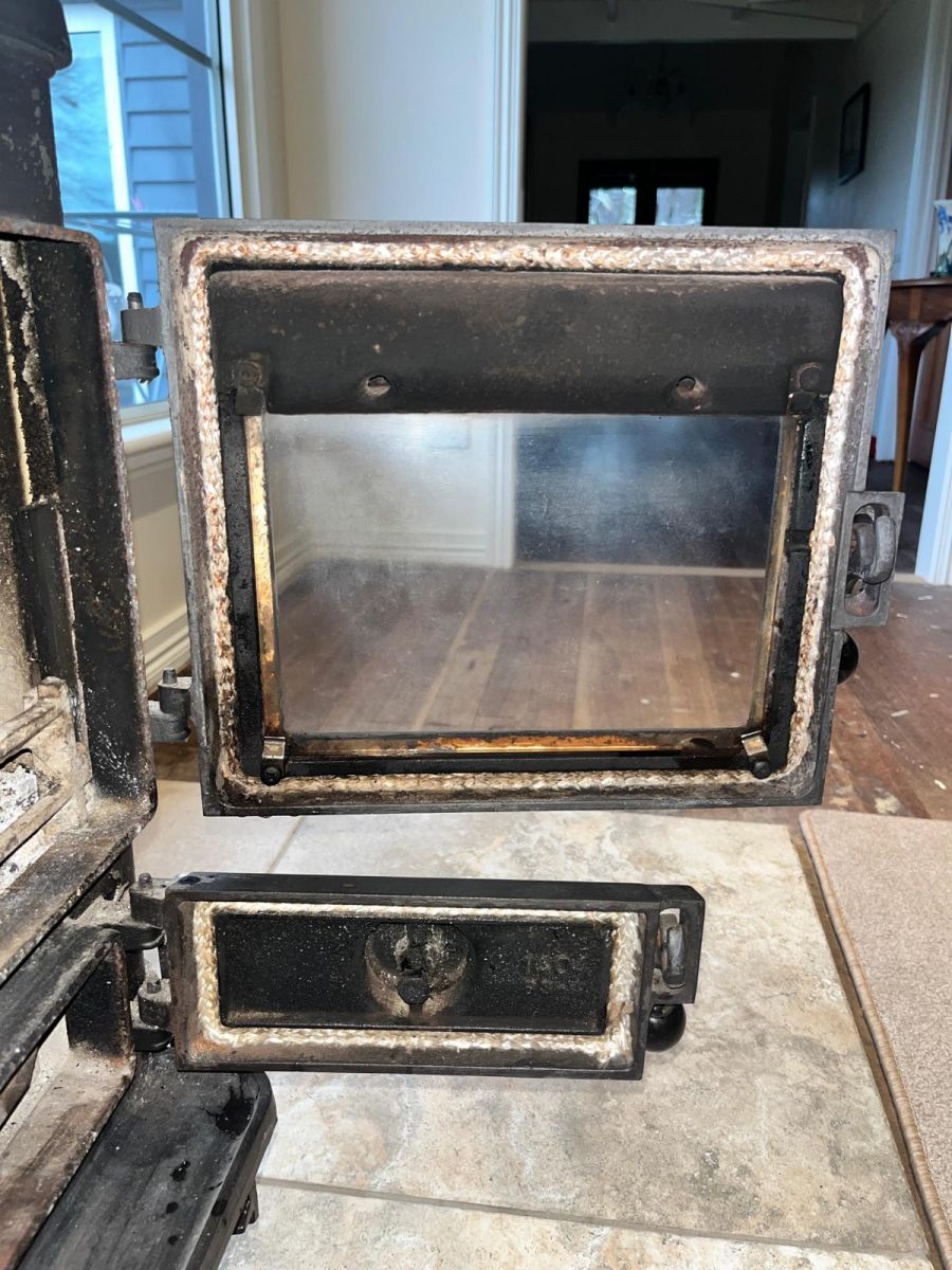 News, Tips and Guides Replacing the Rope Seal Gasket for Wood Fire